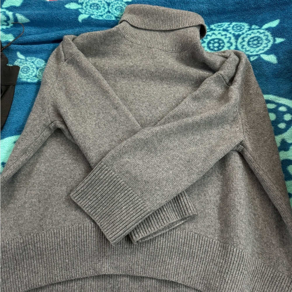 H&M sweater